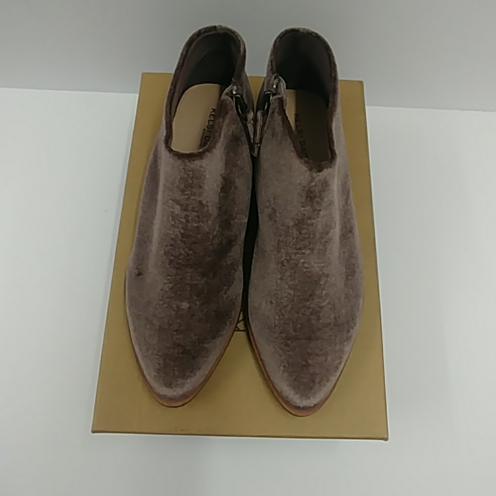 Kelsi Dagger Brooklyn Taupe Valvet Bootie size 7